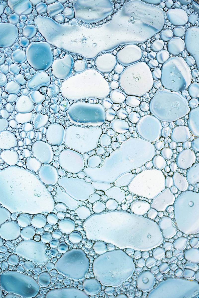 abstracts water droplets on clear glass texture