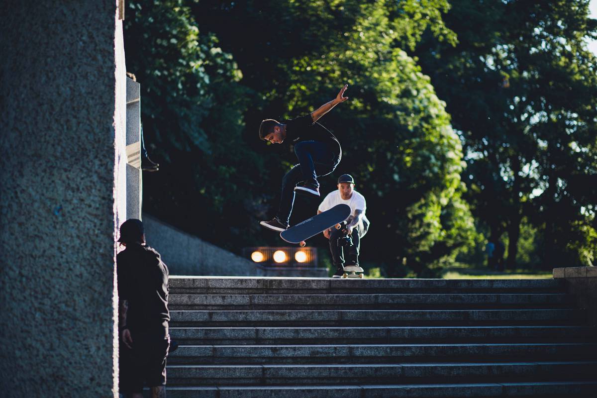   skateboarding  extreme sport  sports 