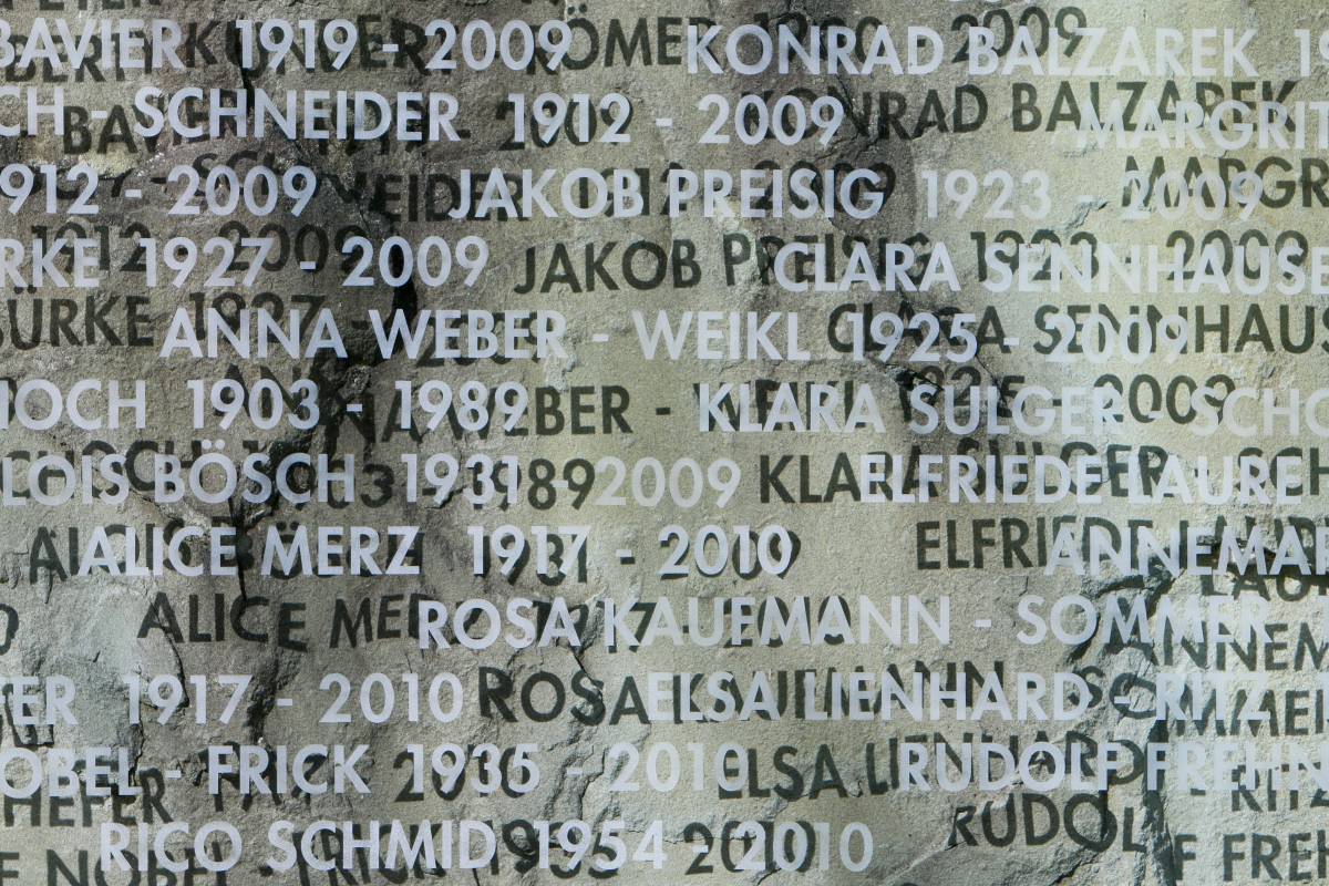   board  font  grave  memorial  text 
