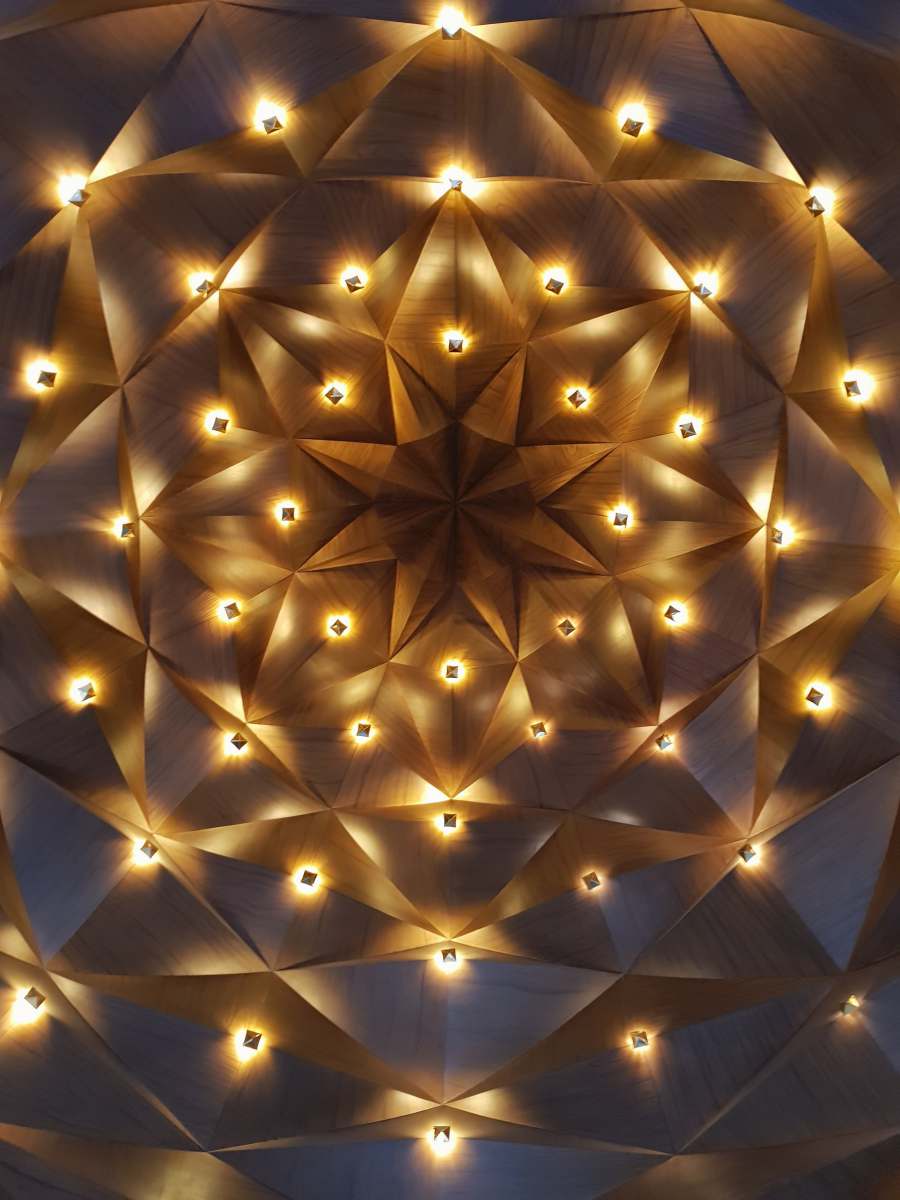 pattern lot of yellow lighted bulbs sayq