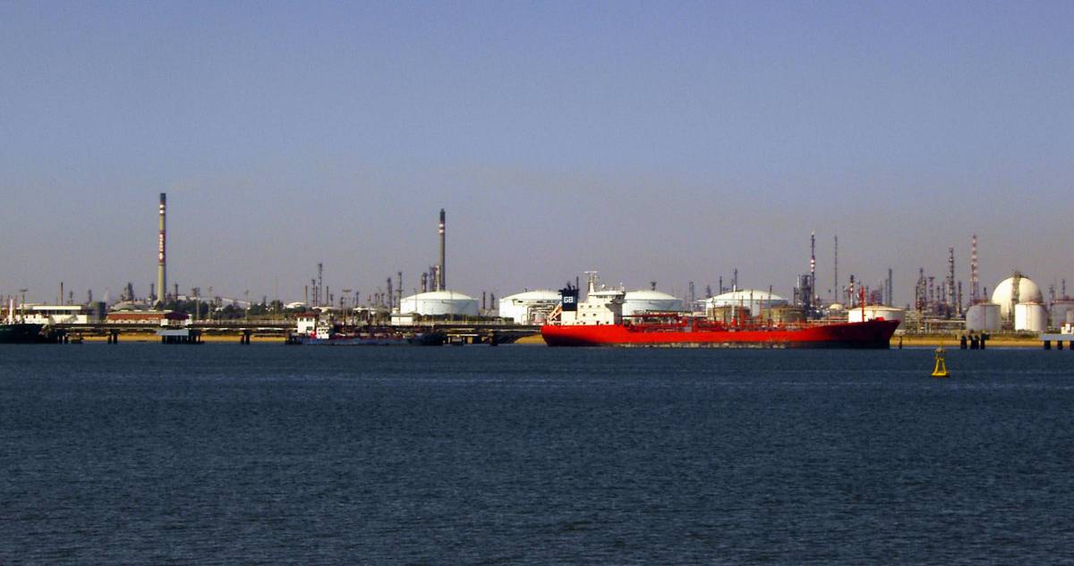 Port of Huelva with a ship in Spain image - Free