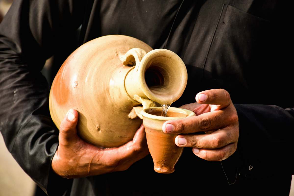 shrine beige vase izadi
