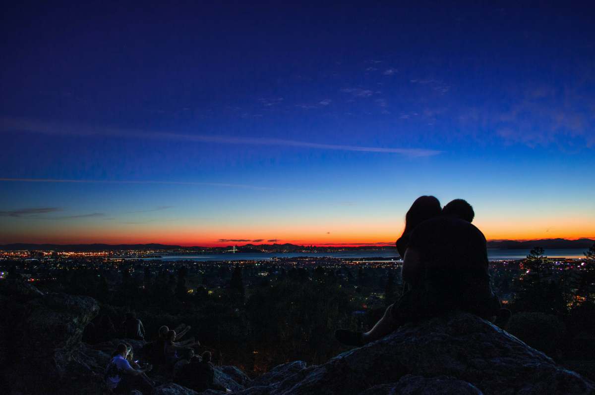 couple silhouette of man and woman dusk