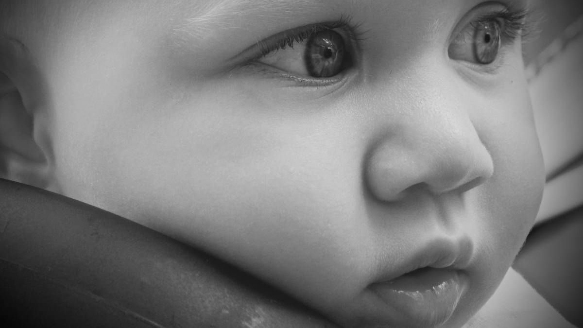   hand  person  black and white  girl  model 