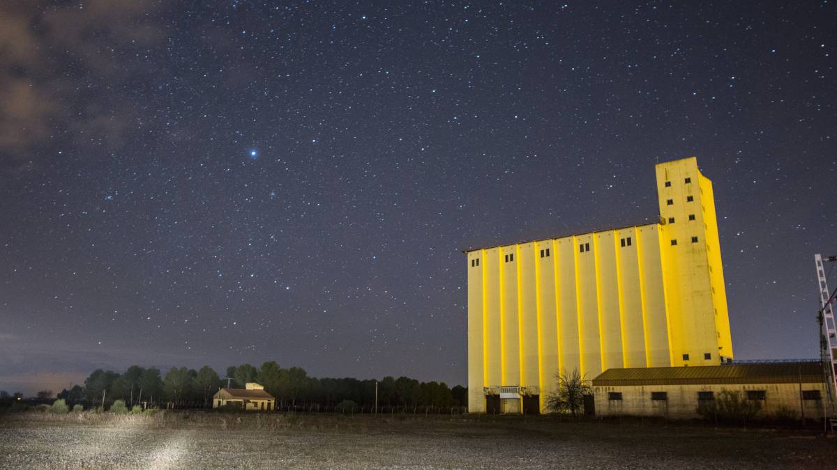   sky  night  star  building  company 