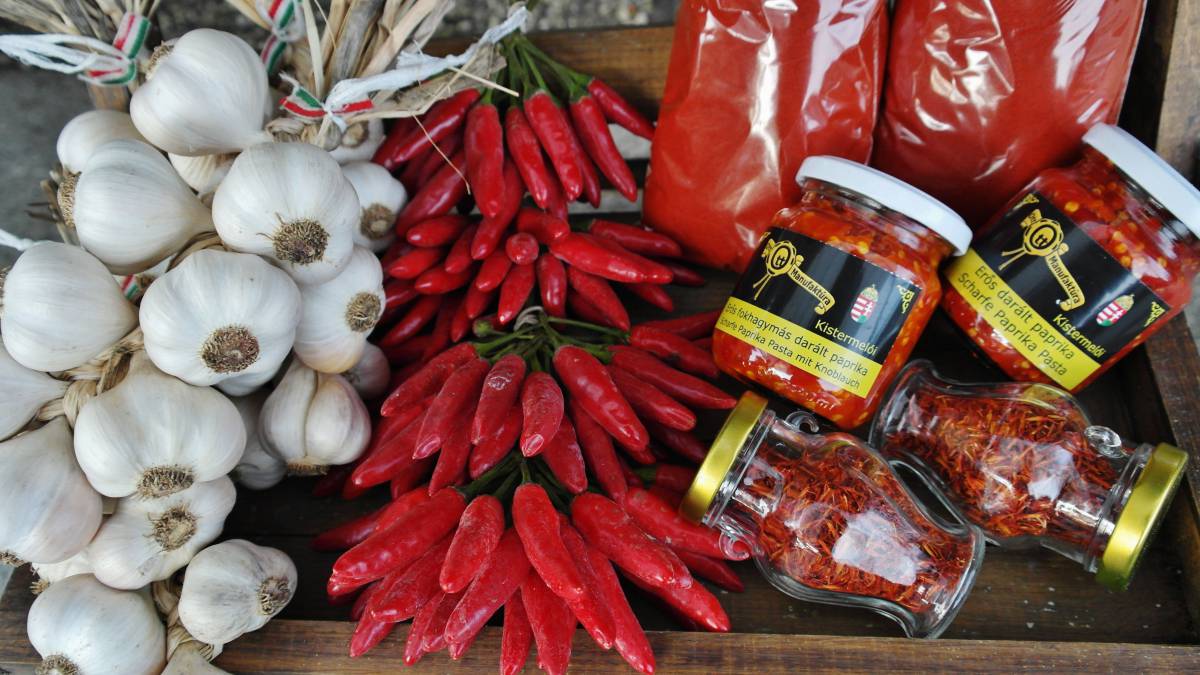   white  food  red  garlic  produce  vegetable 