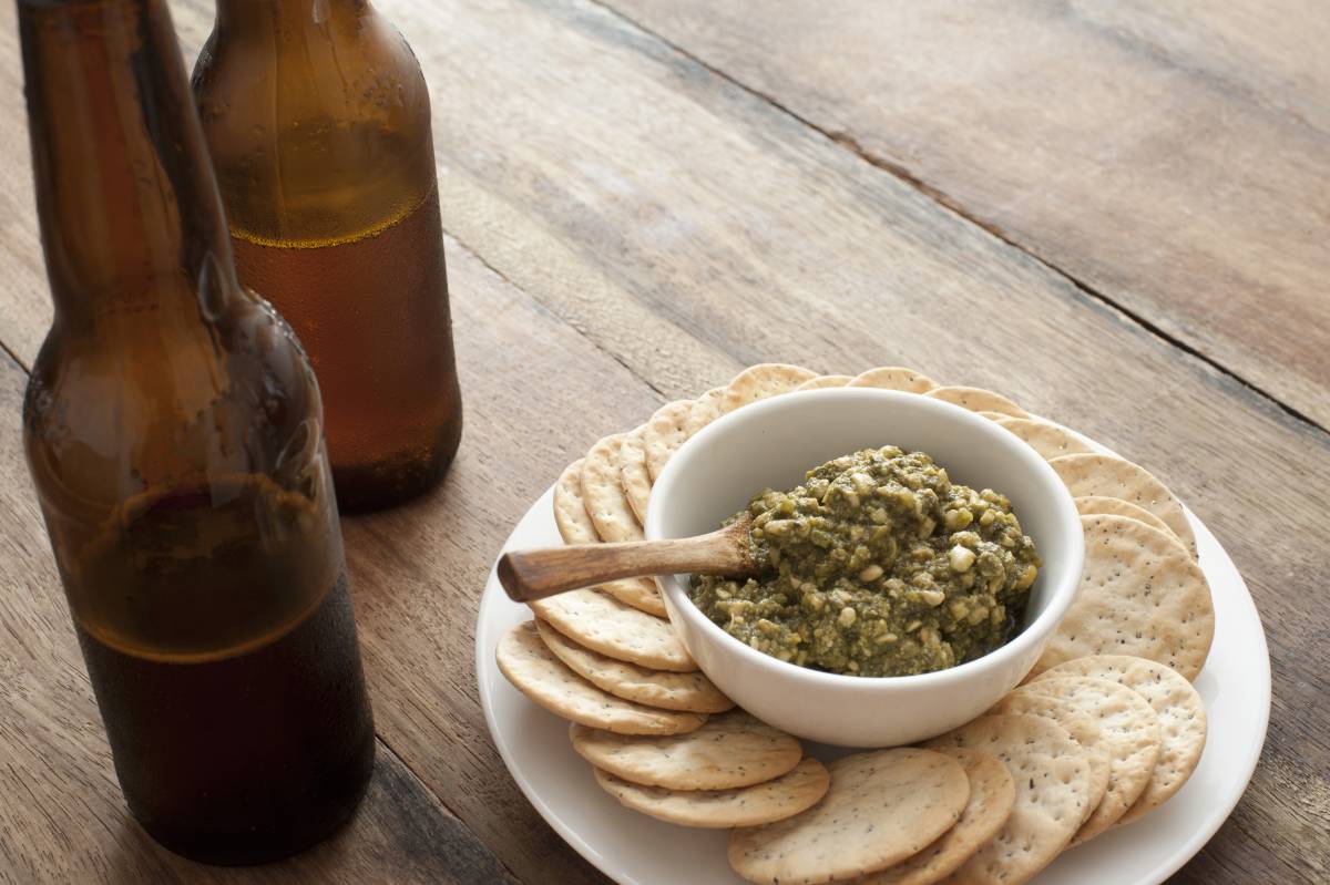 plate of crackers and dip - Free Stock Image