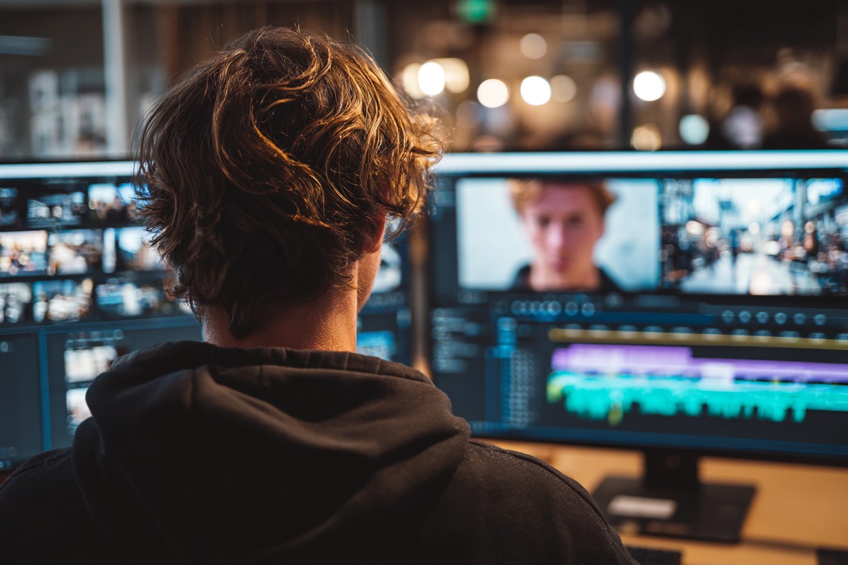 person sitting front advanced video edi ebfecd63 4040 472e b9e1