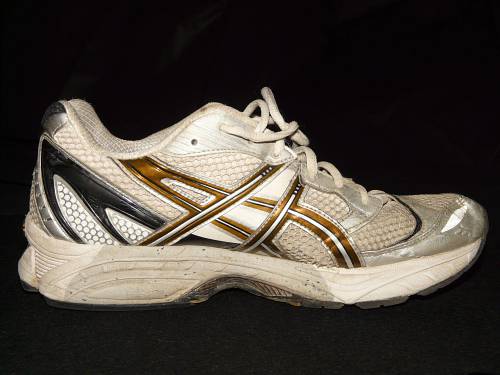   white  sport  leather  run  training  yellow 