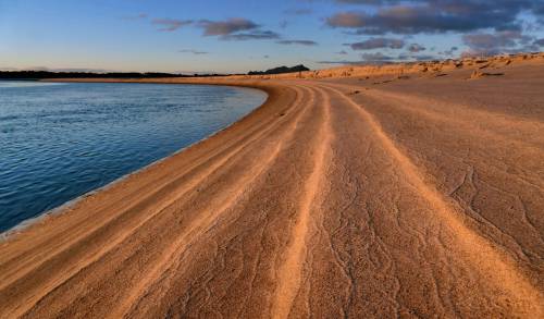Tide lines at Sunset on the shore image - Freephoto 