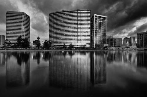 Black and White Skyline in Oakland, California image 