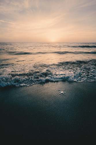 wallpapers sea waves crashing on shore during daytime backgrounds