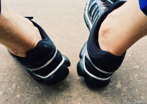   hand  shoe  white  sport  feet  run  train 
