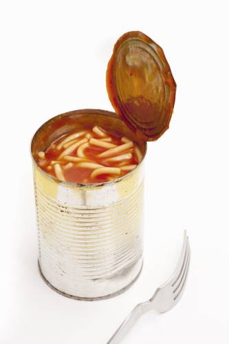 Open tin of spaghetti in tomato sauce 