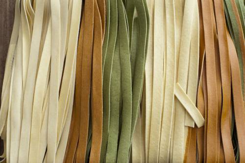 Background texture of colorful tagliatelle pasta - Free 